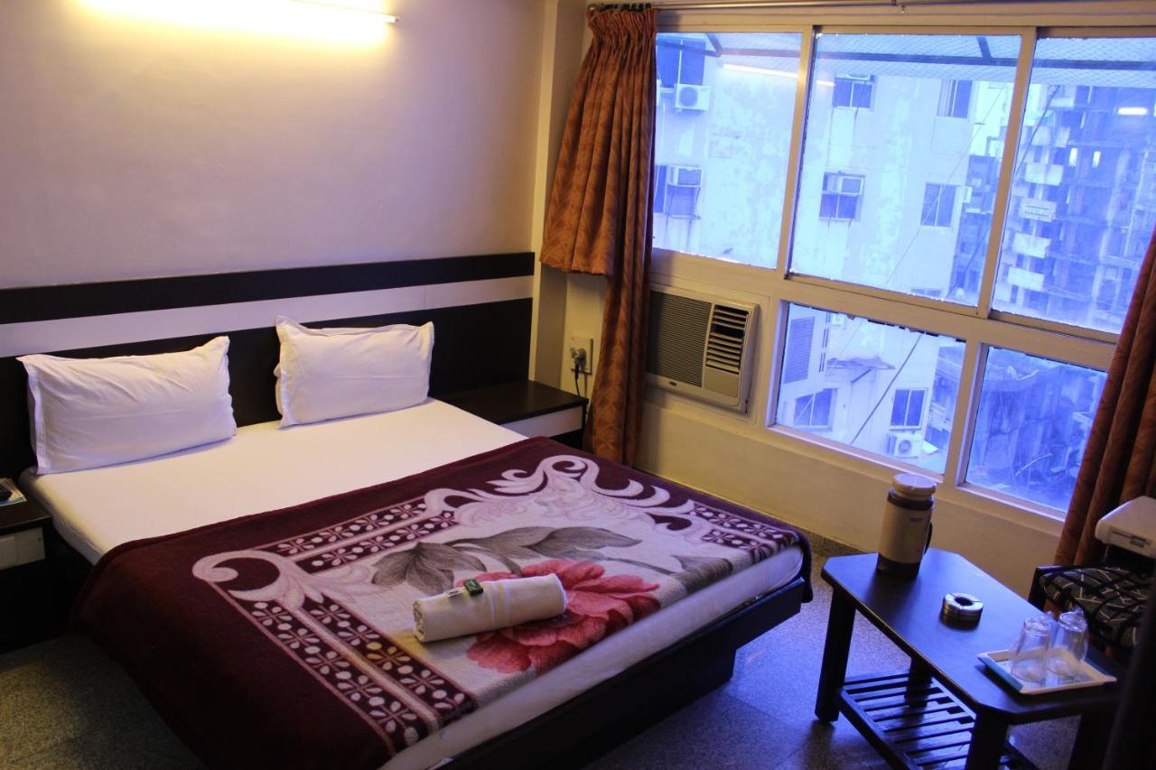 Hotel Alpha Вадодара Экстерьер фото