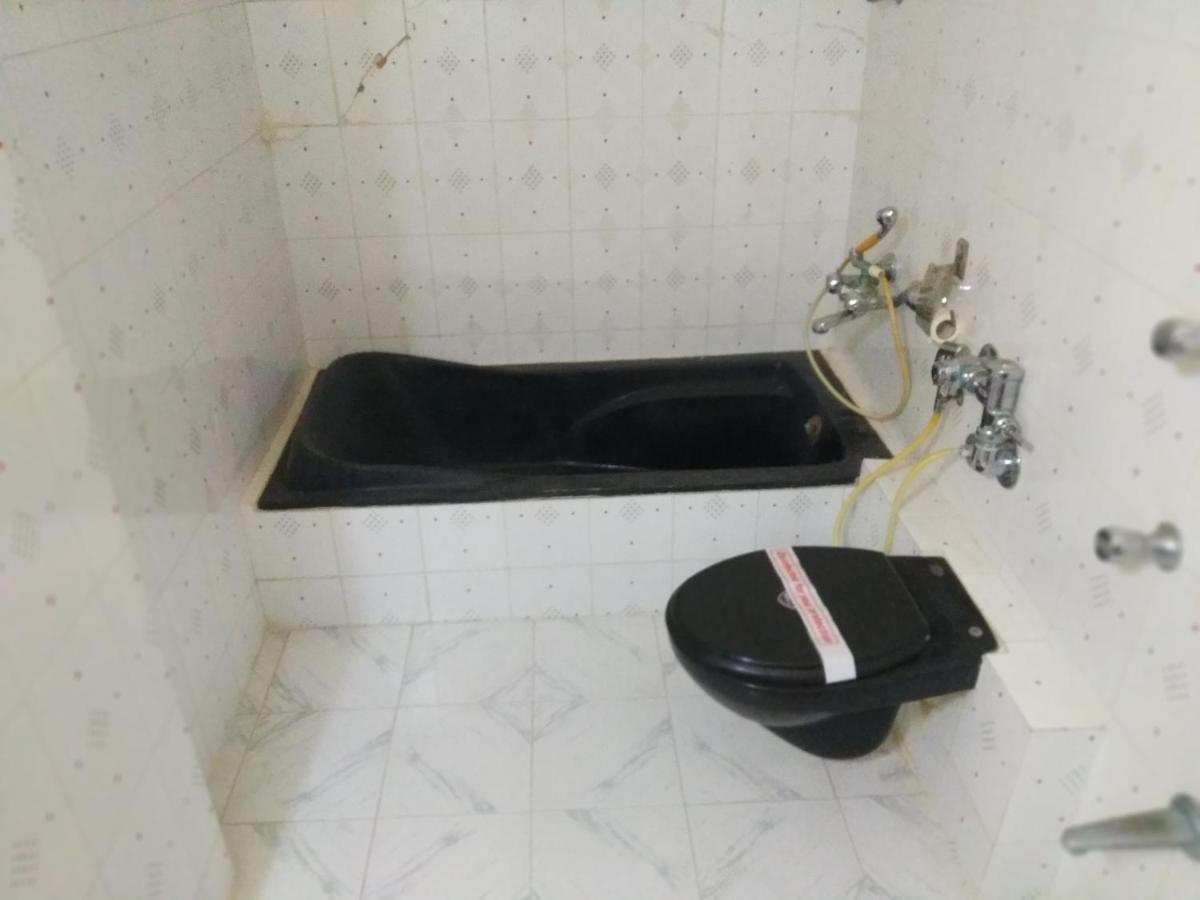 Hotel Alpha Вадодара Экстерьер фото