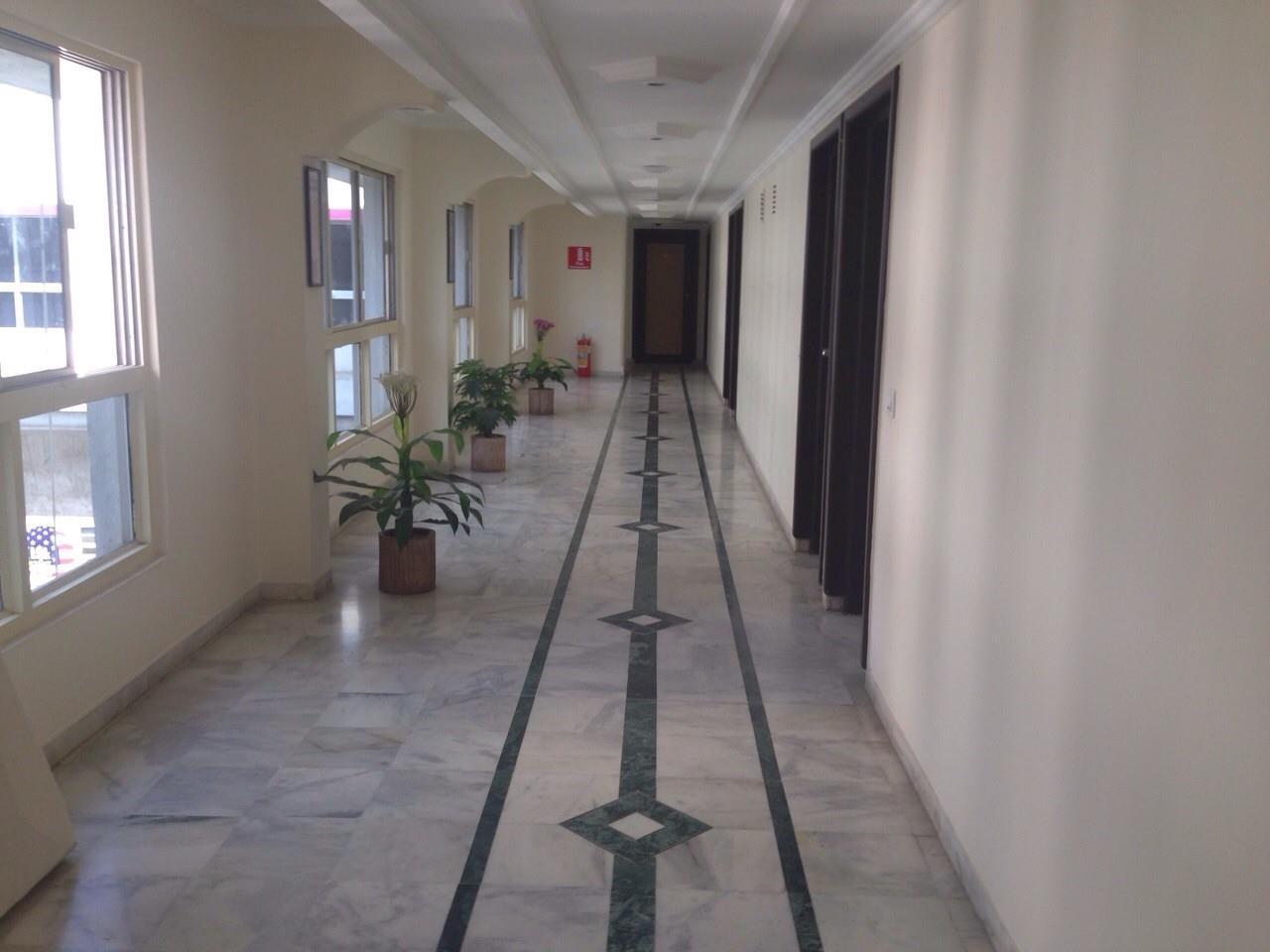 Hotel Alpha Вадодара Экстерьер фото